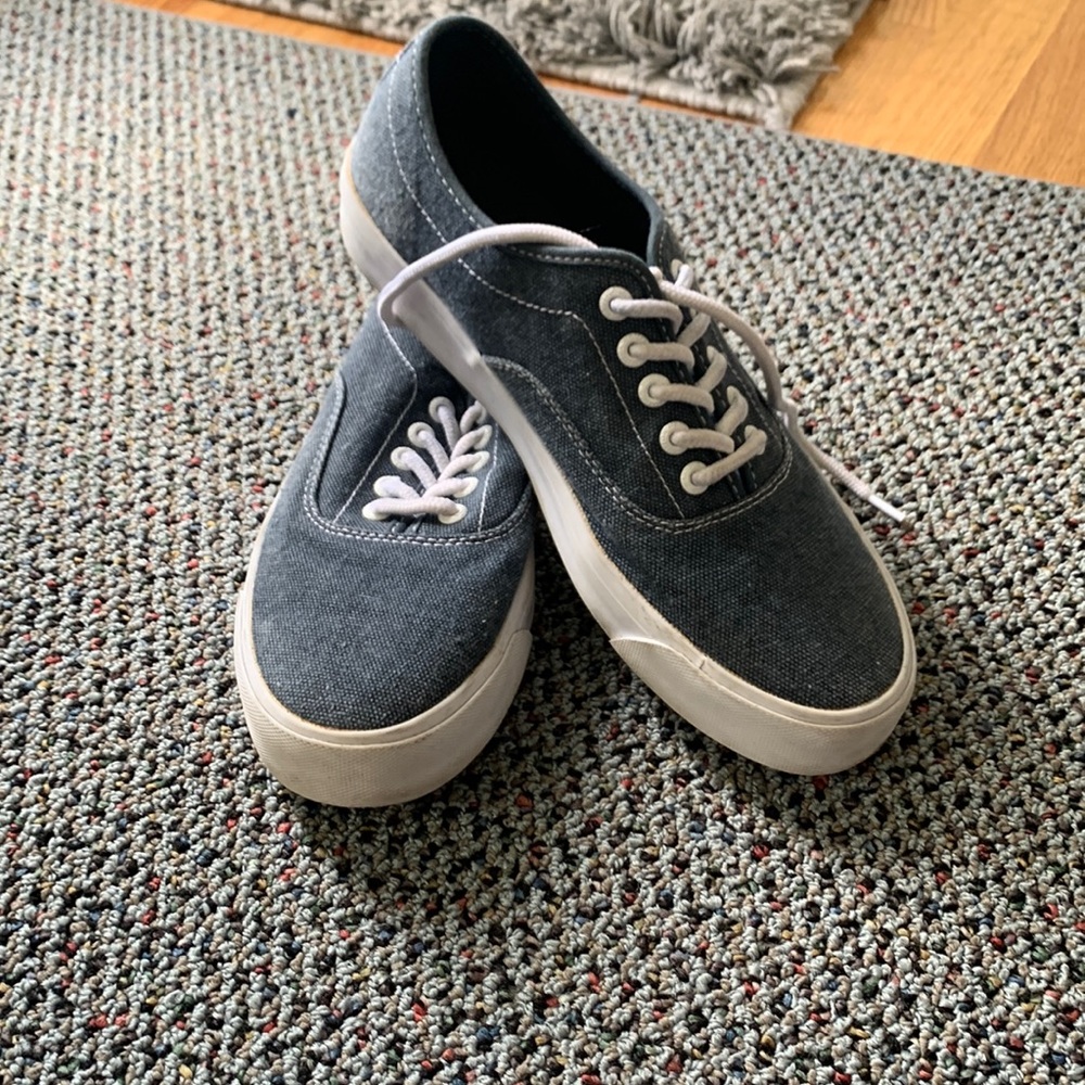Mens Like New Nautica Shoes